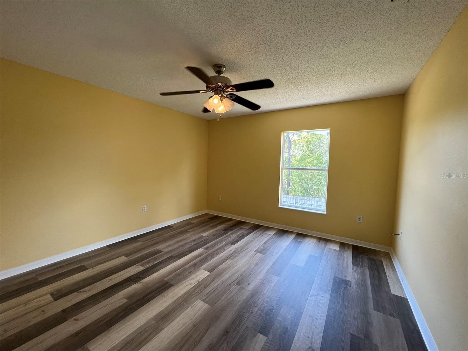 Image 13 of 15 For 12092 Elgin Boulevard