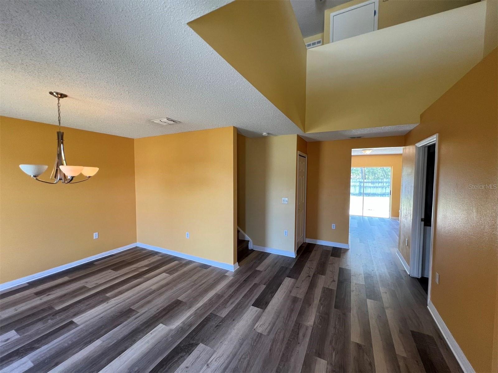 Image 3 of 15 For 12092 Elgin Boulevard
