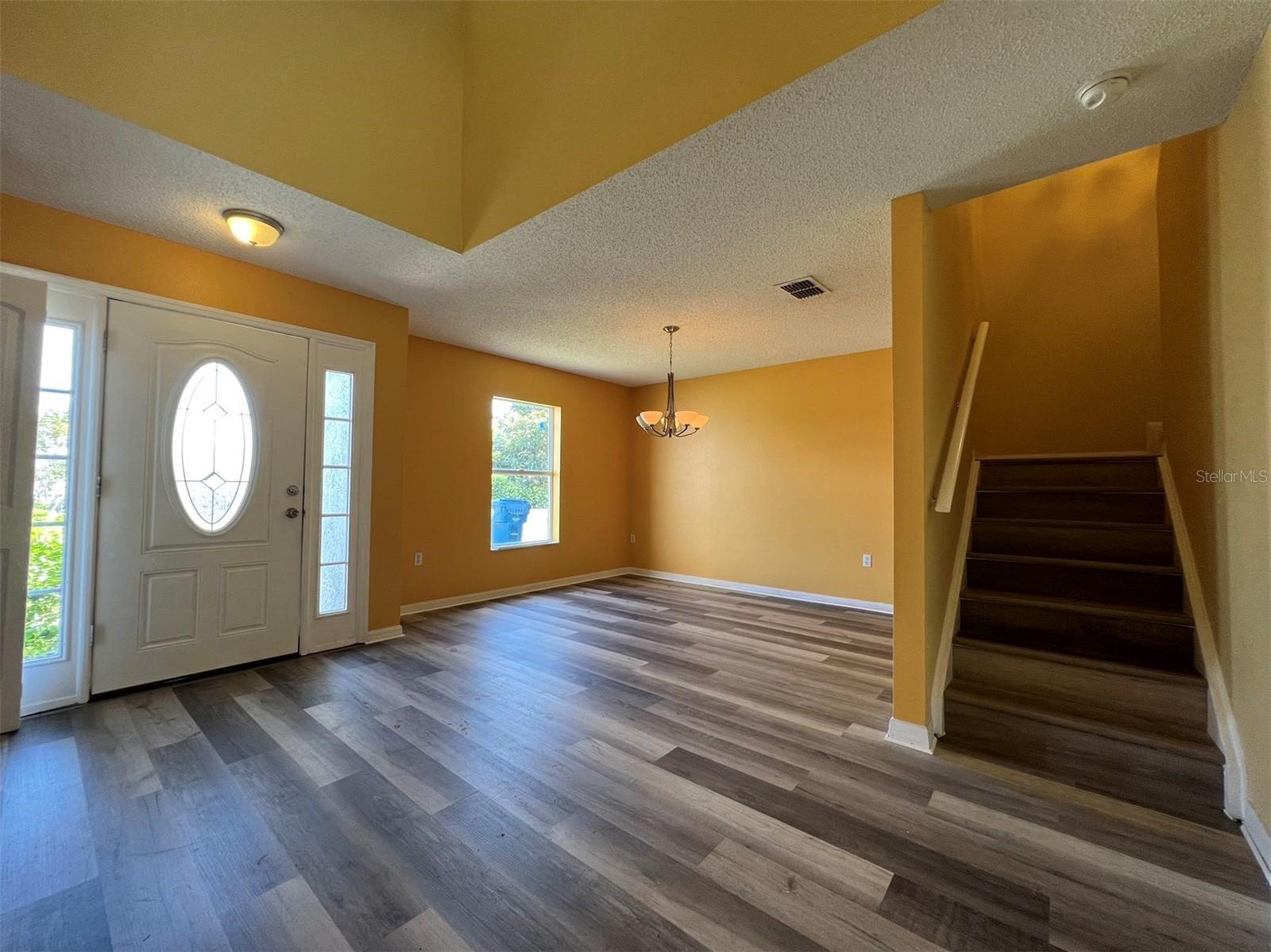 Image 4 of 15 For 12092 Elgin Boulevard