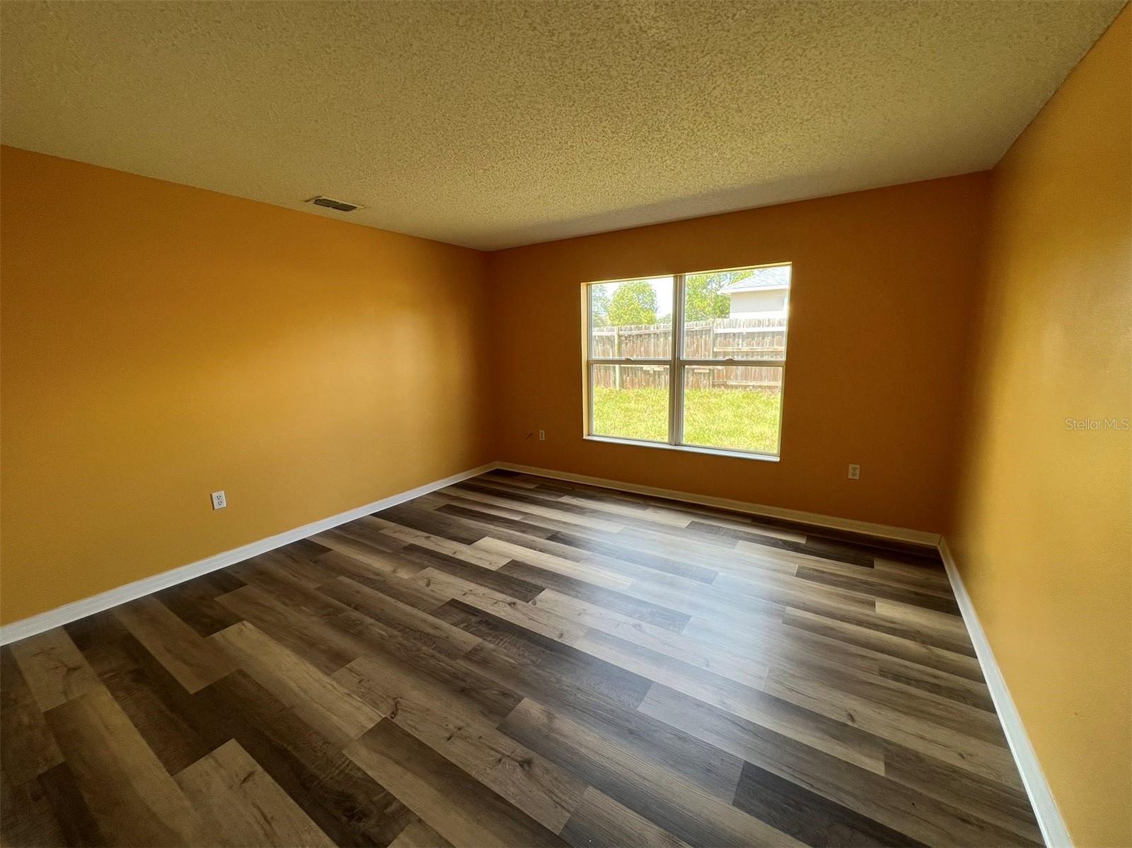 Image 7 of 15 For 12092 Elgin Boulevard