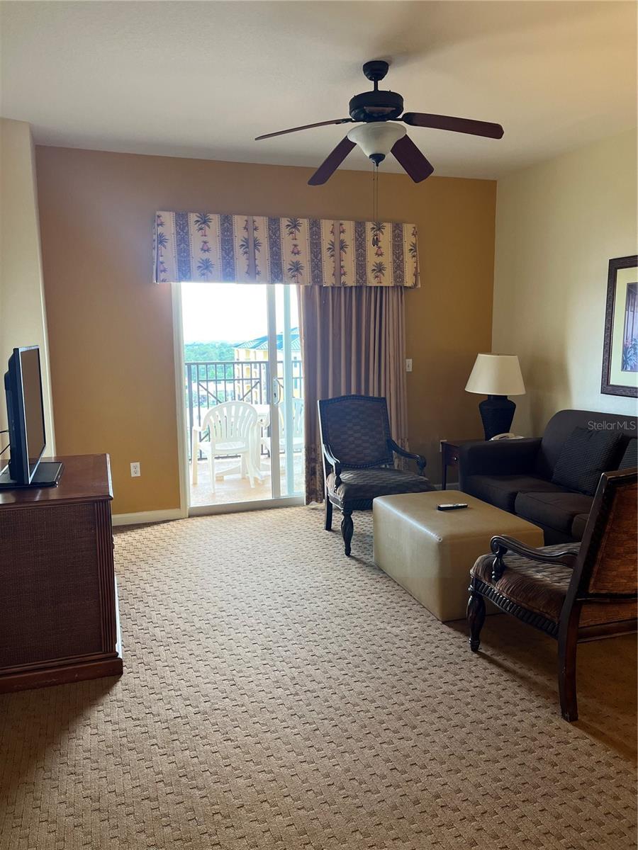 Image 7 of 41 For 8101 Resort Village Drive 3909