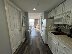 Image 3 of 14 For 2700 Atlantic Avenue 1003