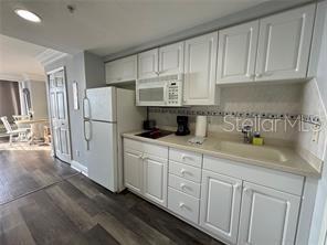Image 4 of 14 For 2700 Atlantic Avenue 1003