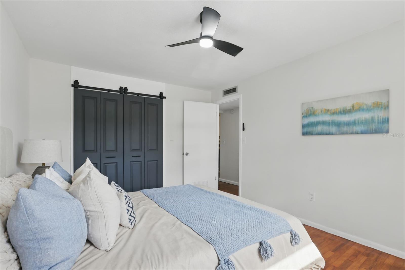 Image 11 of 21 For 320 Lakeview Street 214