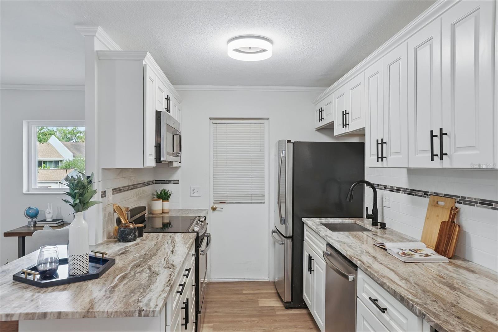 Image 5 of 21 For 320 Lakeview Street 214
