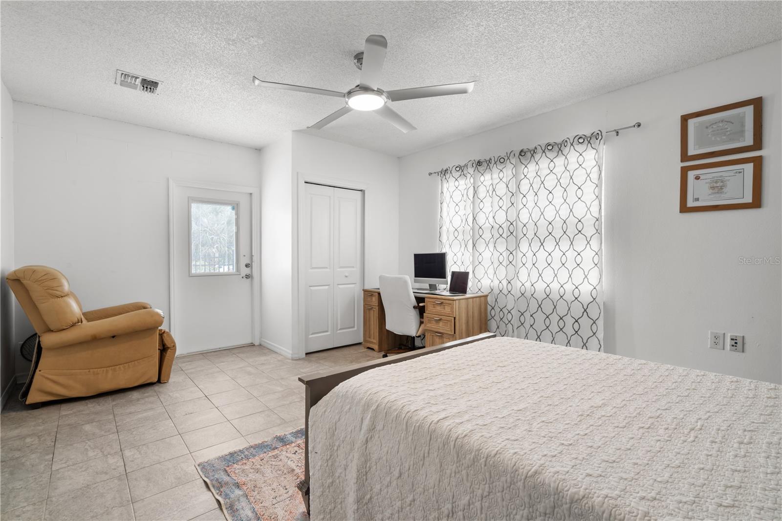 Image 24 of 45 For 335 Debary Avenue