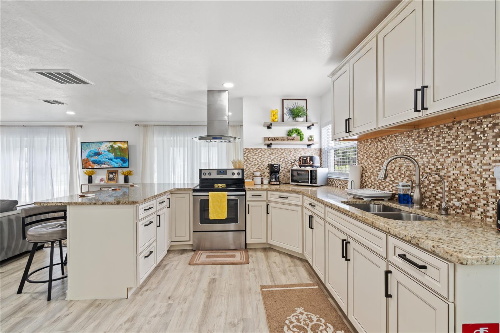 Image 30 of 45 For 335 Debary Avenue