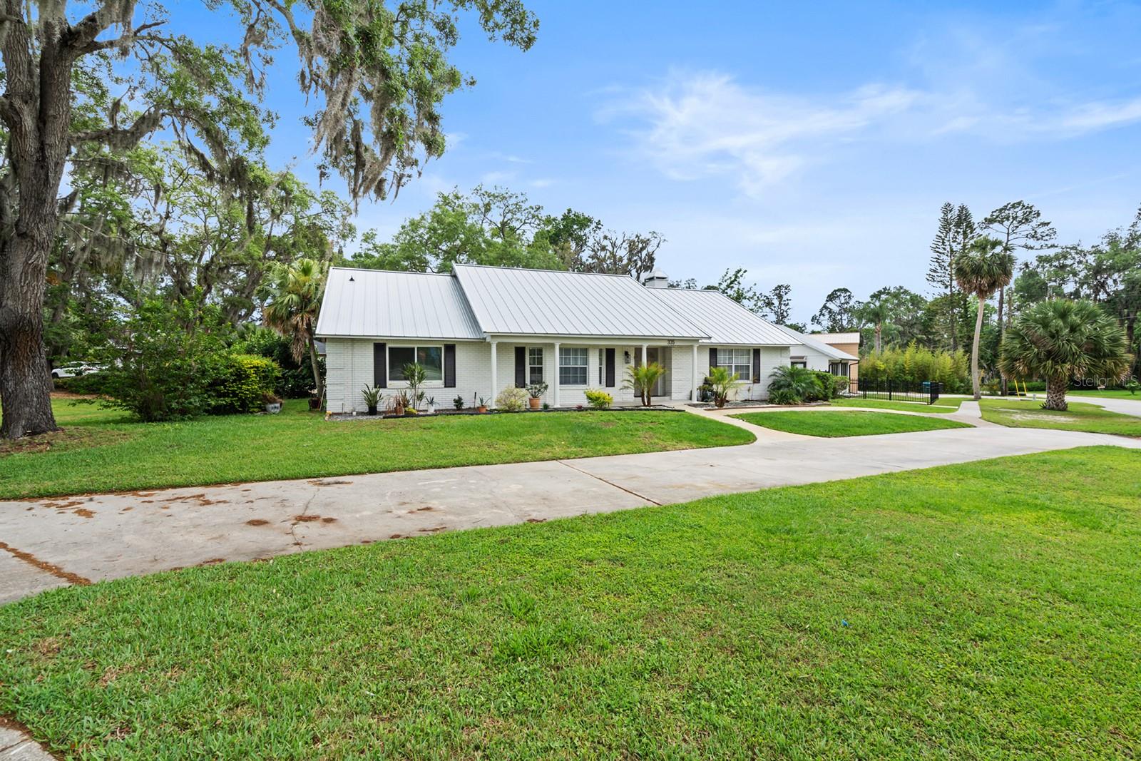 Image 35 of 45 For 335 Debary Avenue