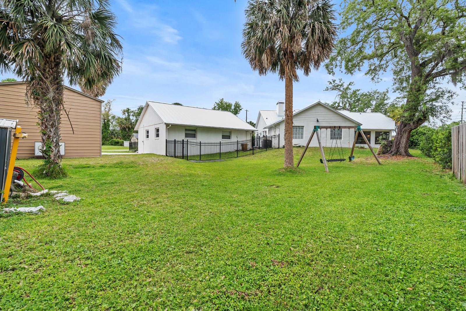 Image 37 of 45 For 335 Debary Avenue