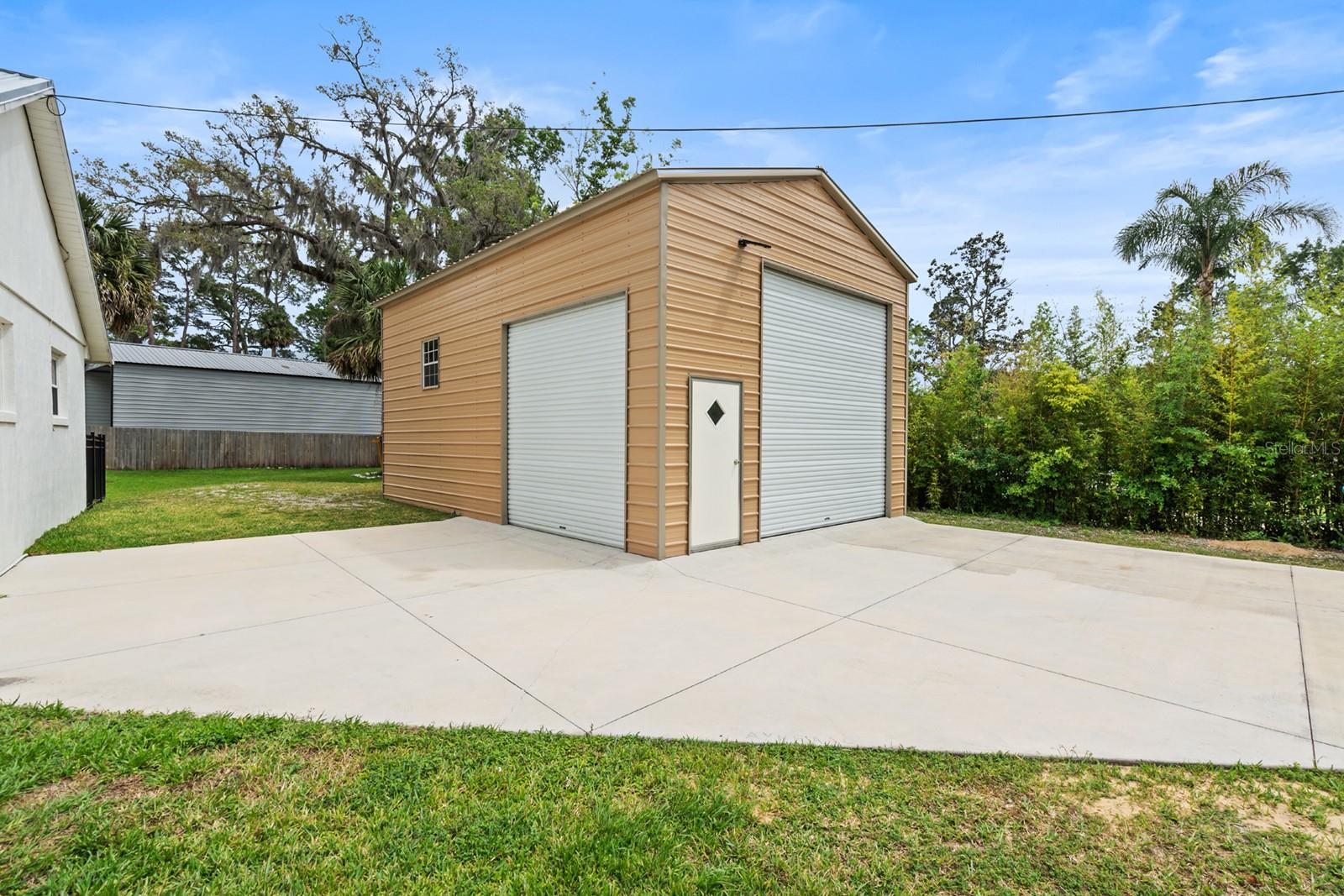 Image 38 of 45 For 335 Debary Avenue