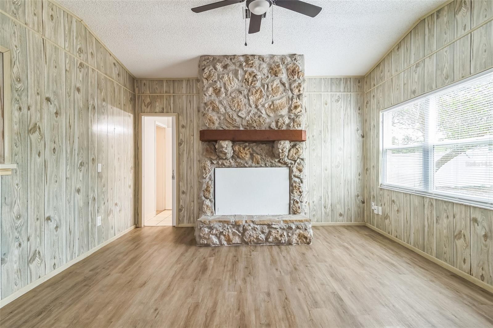 Image 11 of 29 For 6042 Bolling Drive