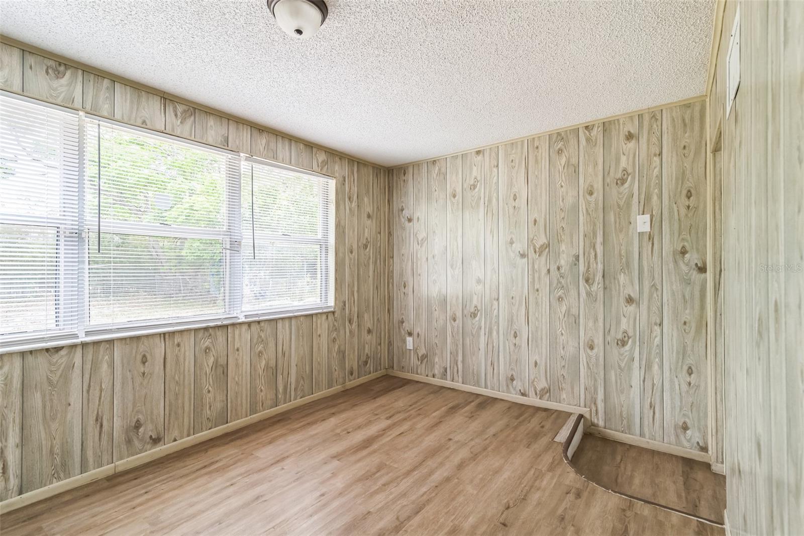 Image 13 of 29 For 6042 Bolling Drive