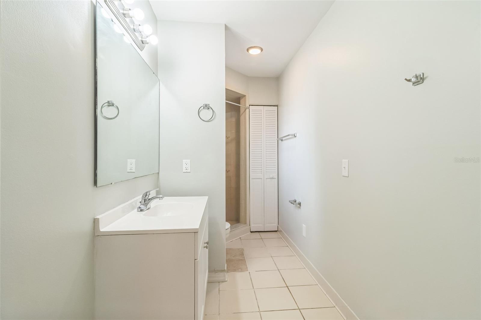 Image 19 of 29 For 6042 Bolling Drive