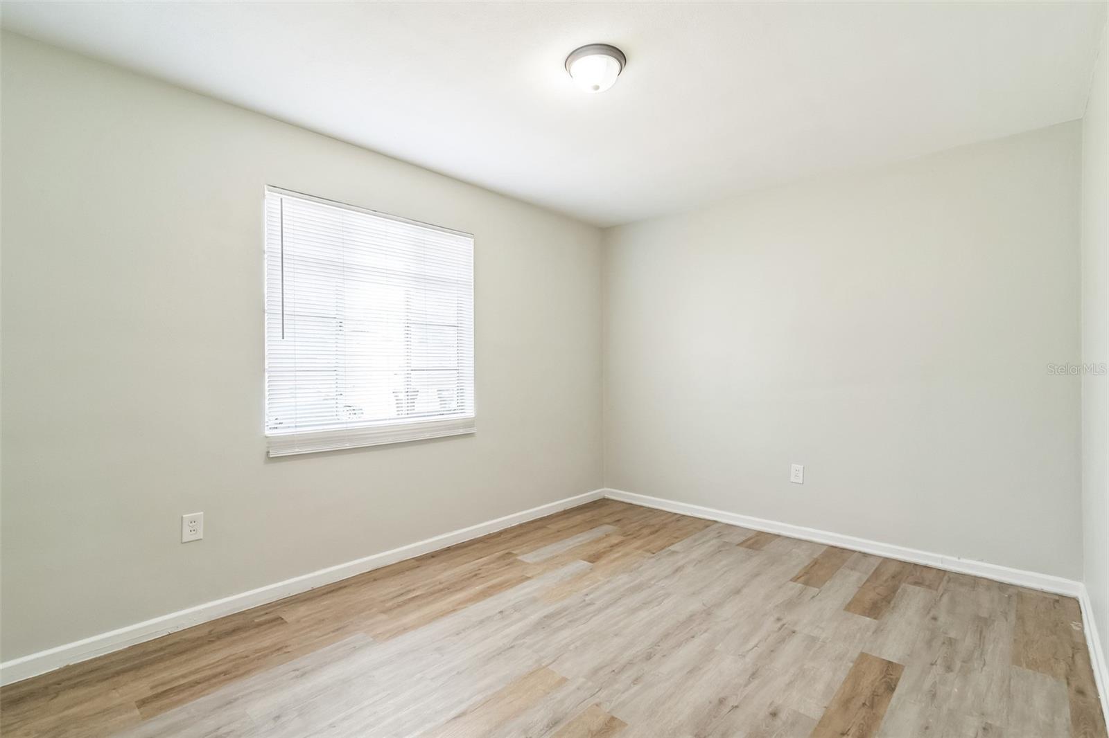 Image 21 of 29 For 6042 Bolling Drive