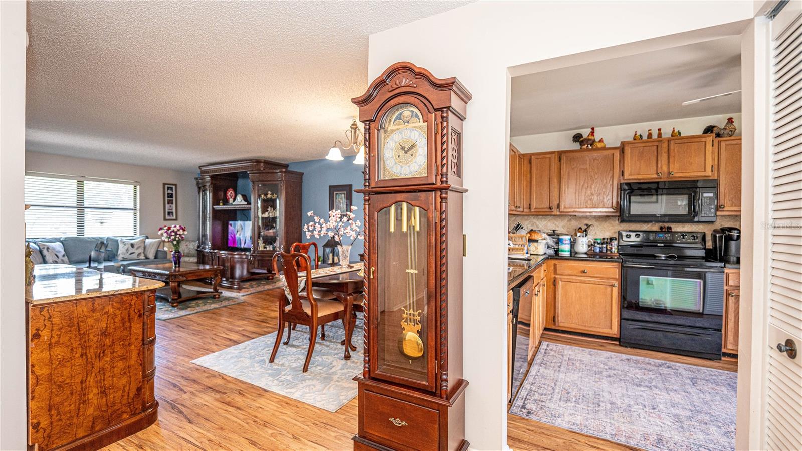 Image 10 of 38 For 272 Beaver Dam Court
