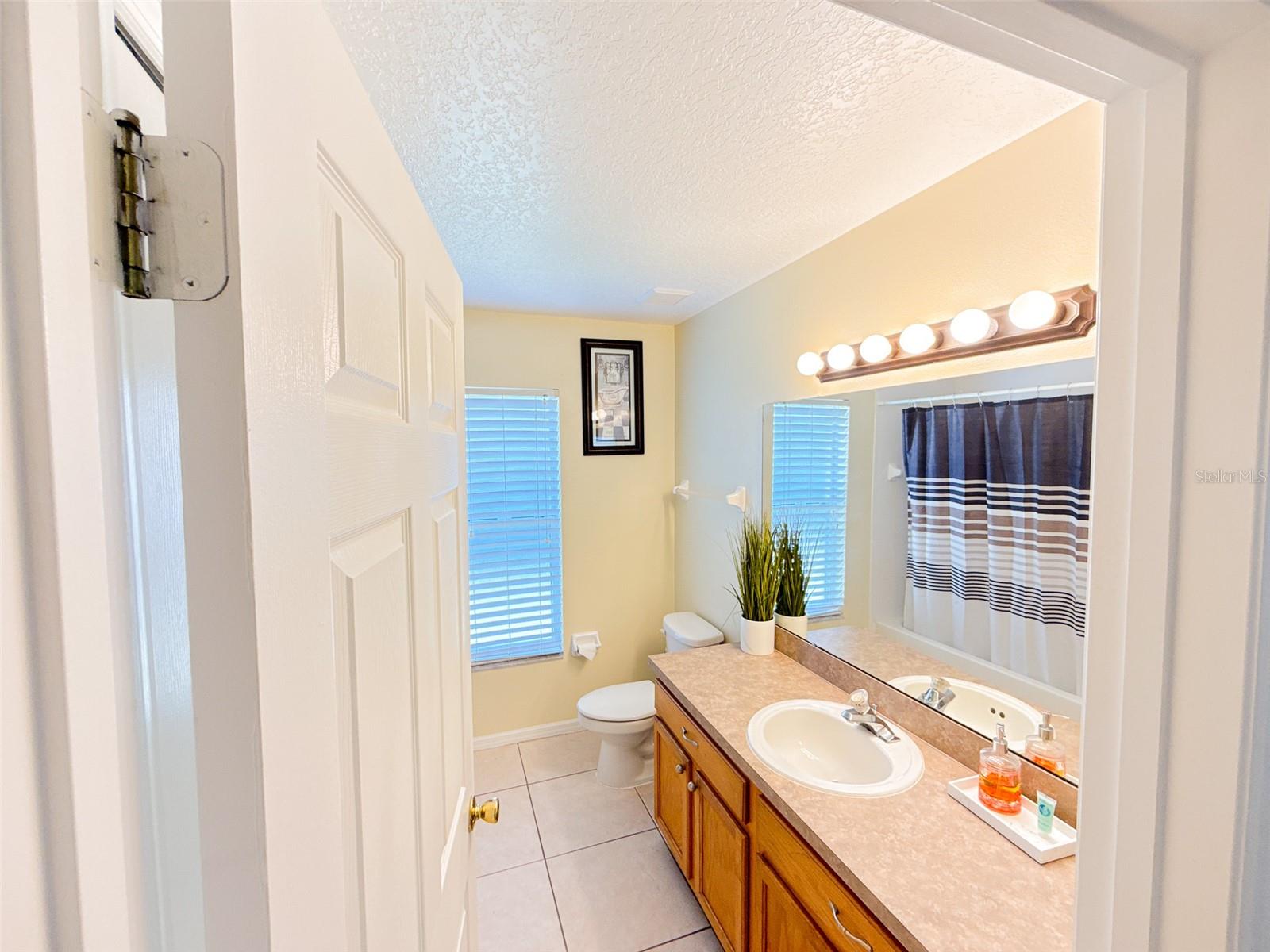 Image 14 of 37 For 407 Briarton Drive