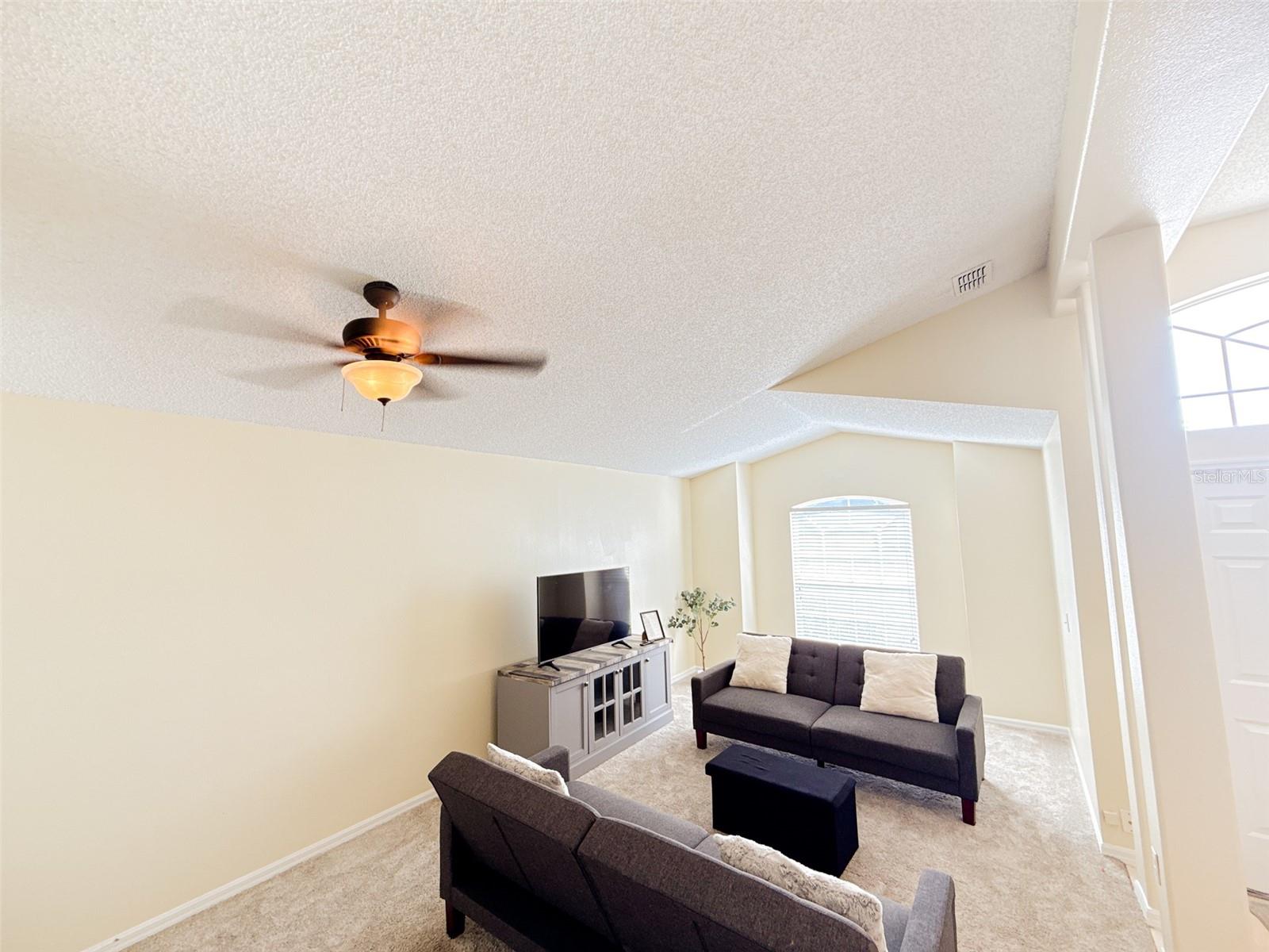Image 4 of 37 For 407 Briarton Drive