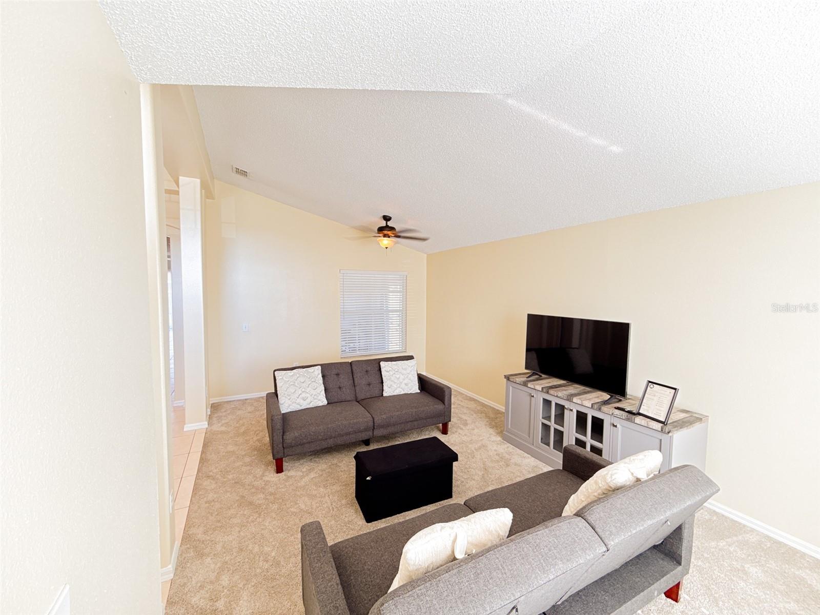 Image 5 of 37 For 407 Briarton Drive