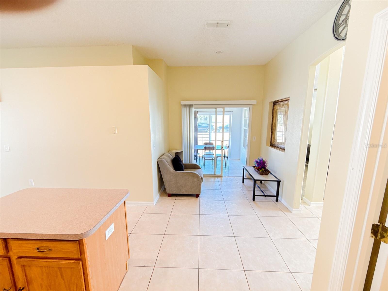 Image 8 of 37 For 407 Briarton Drive