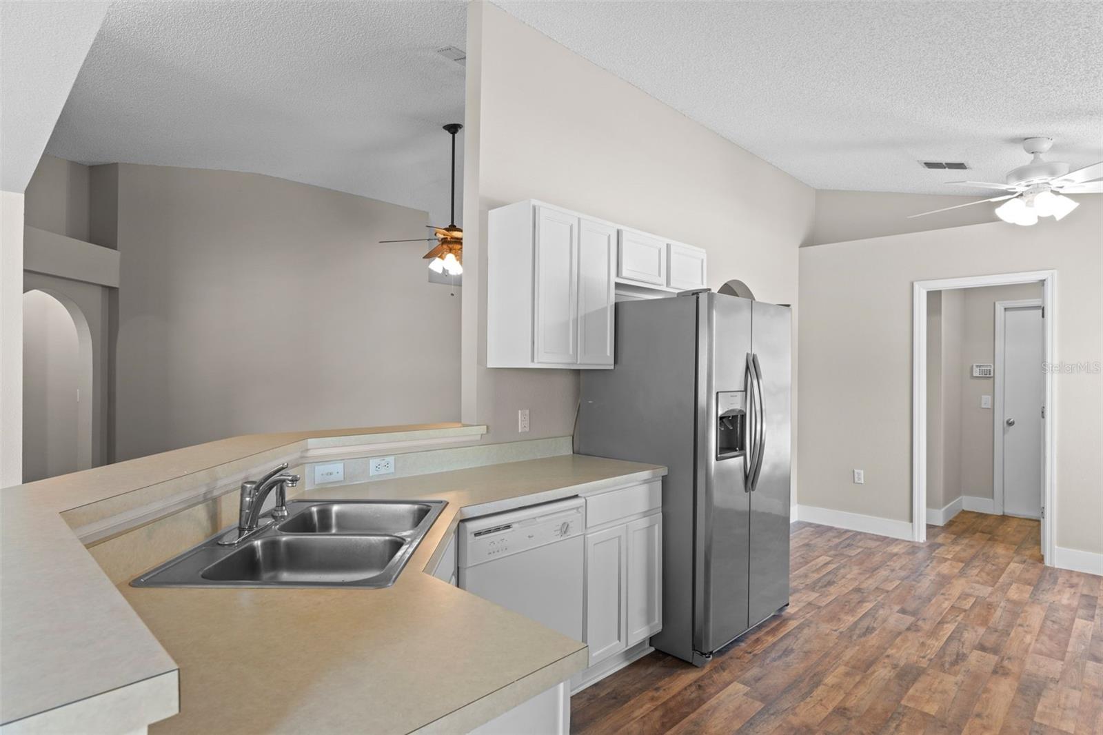 Image 11 of 35 For 16316 Meredrew Lane
