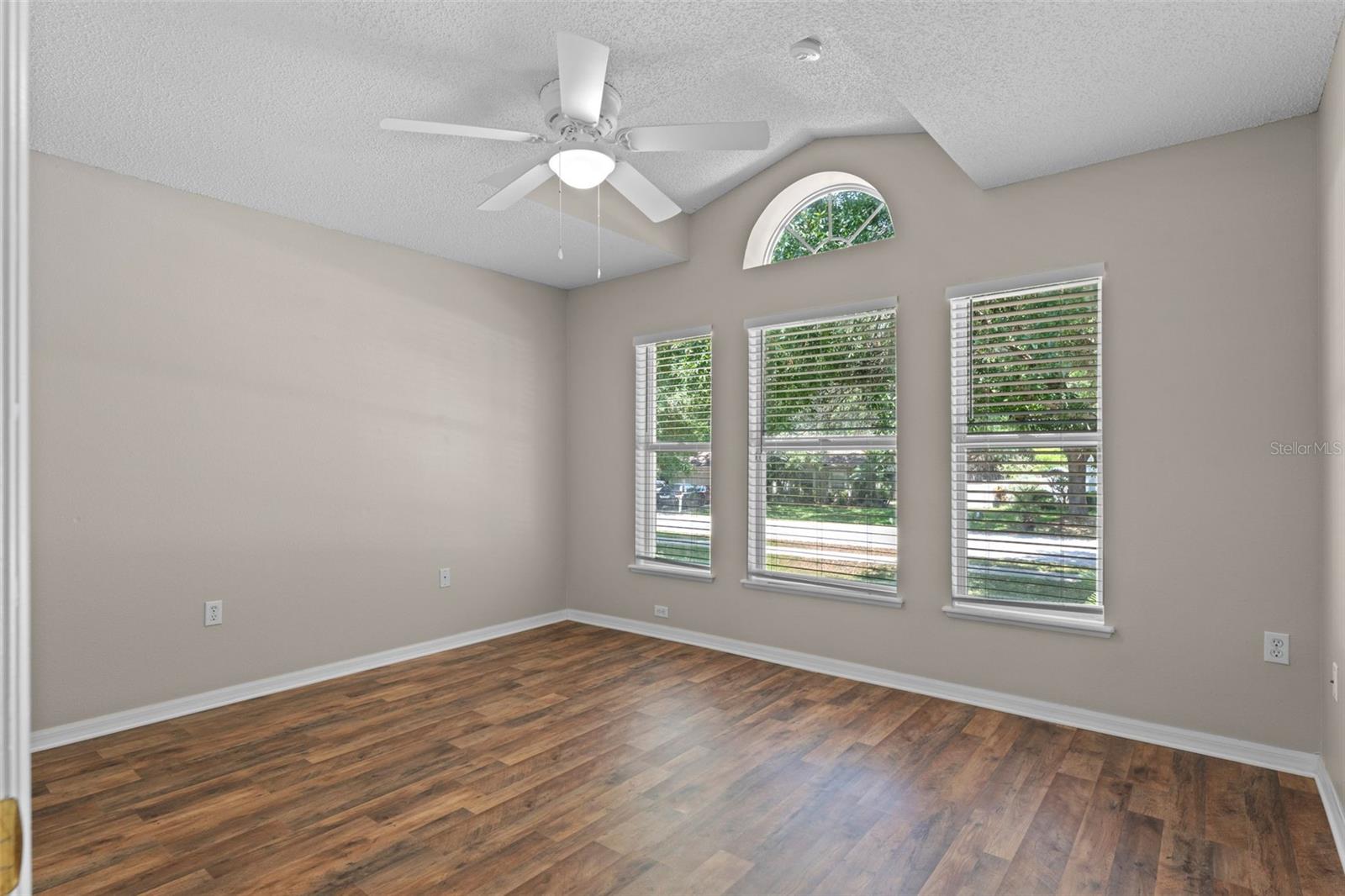 Image 9 of 35 For 16316 Meredrew Lane