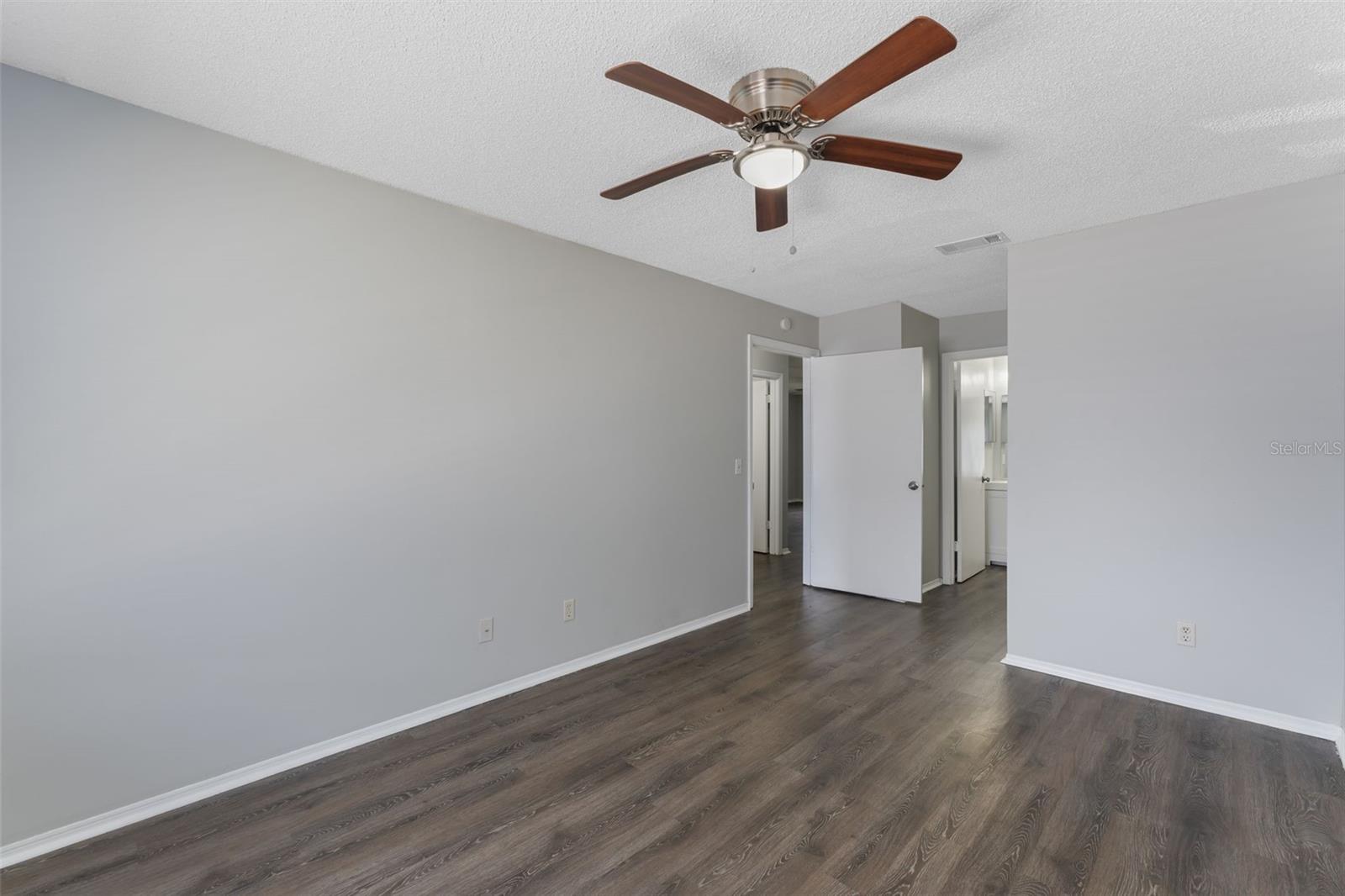 Image 16 of 22 For 4136 Pershing Pointe Place 2