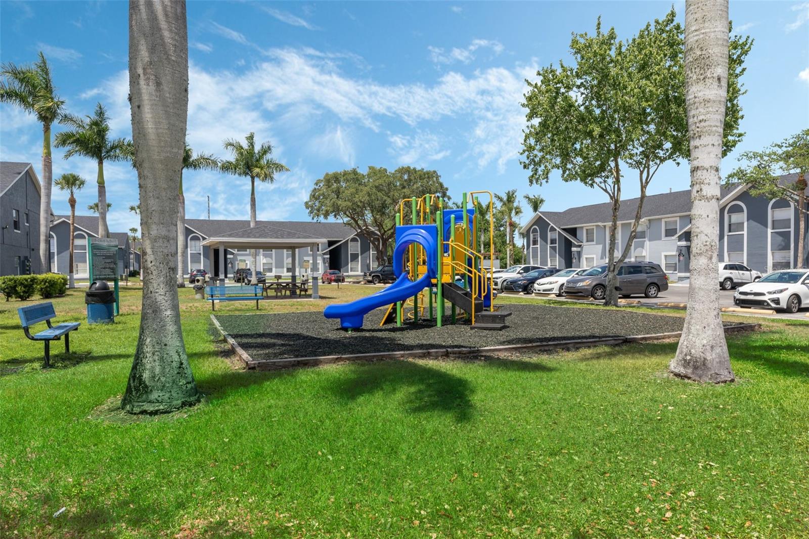 Image 17 of 22 For 4136 Pershing Pointe Place 2