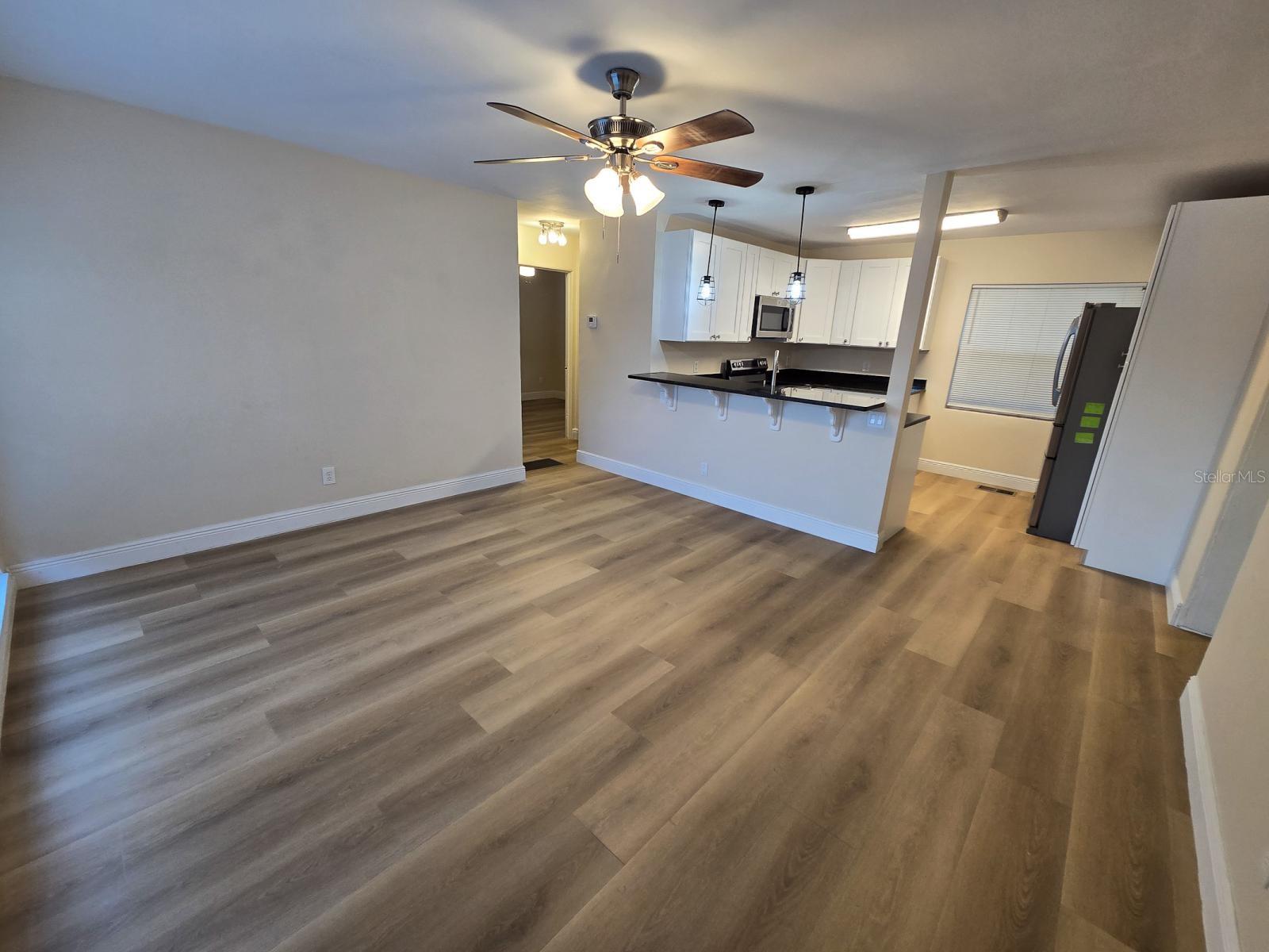 Image 4 of 27 For 453 Oakhurst Street