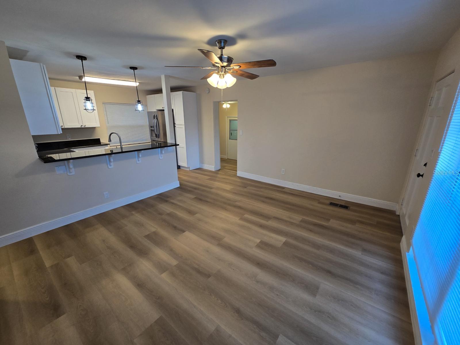 Image 5 of 27 For 453 Oakhurst Street