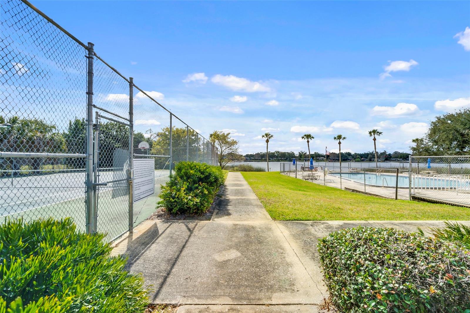 Image 37 of 39 For 4332 Lake Underhill Rd  12d10