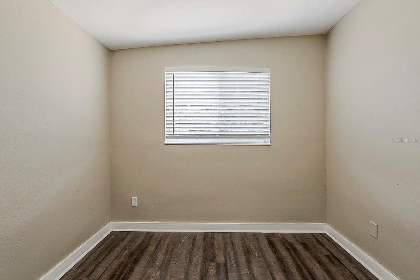 Image 13 of 23 For 4010 Emerson Avenue S