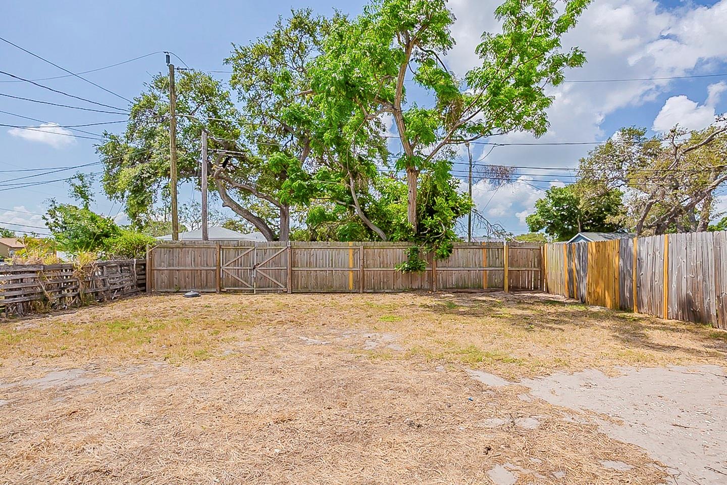 Image 21 of 23 For 4010 Emerson Avenue S