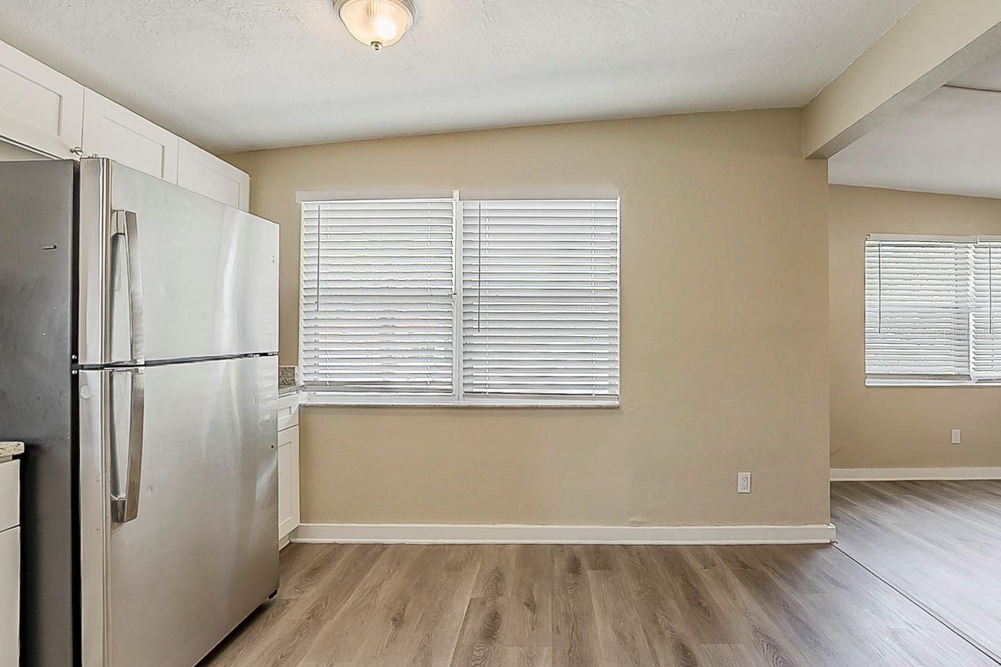 Image 3 of 23 For 4010 Emerson Avenue S