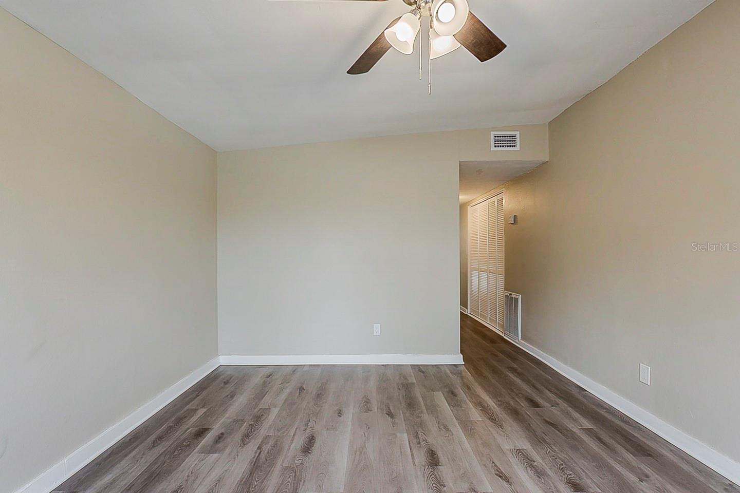 Image 6 of 23 For 4010 Emerson Avenue S