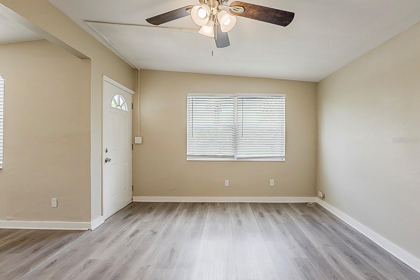 Image 8 of 23 For 4010 Emerson Avenue S