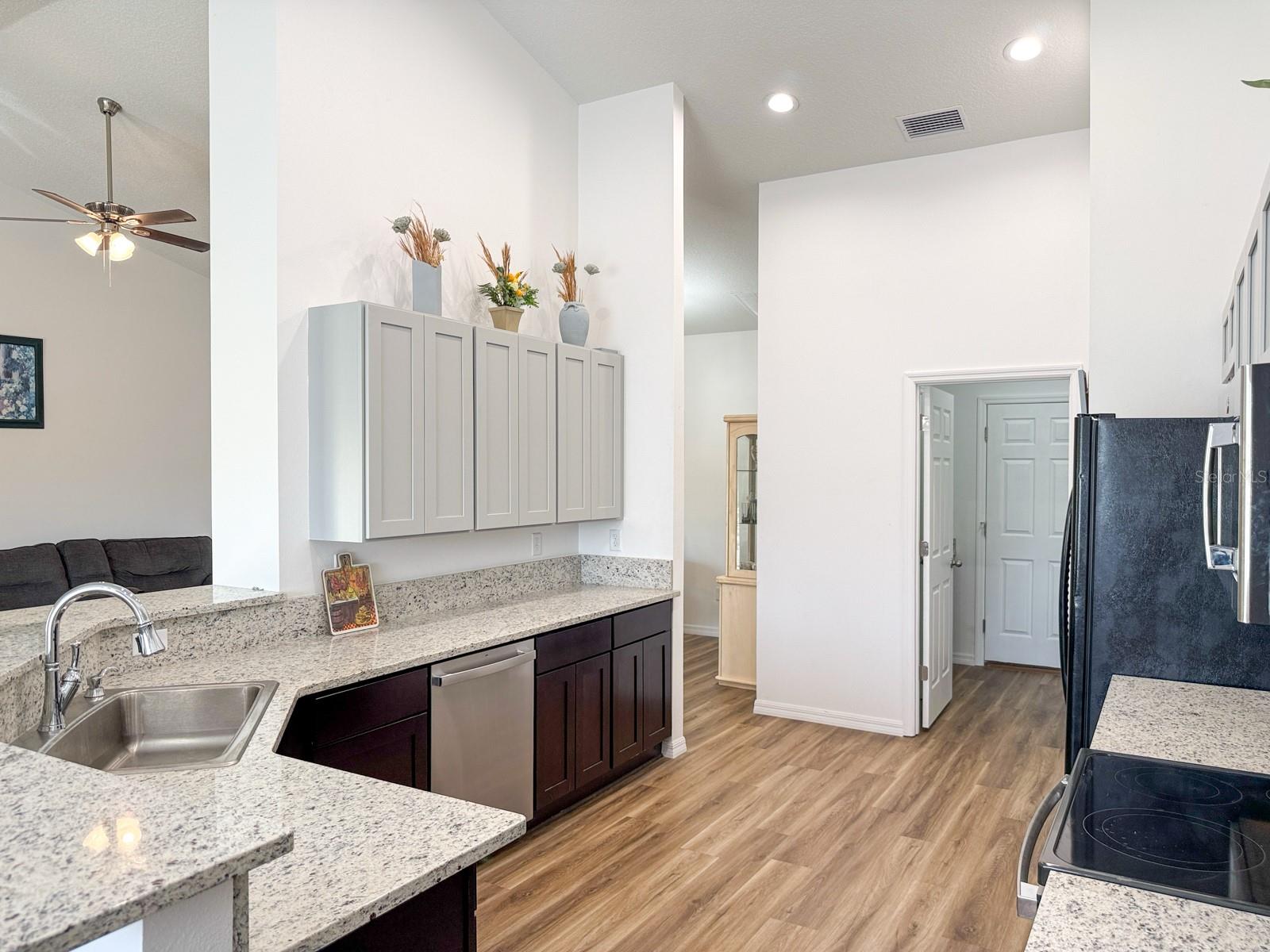 Image 11 of 50 For 6730 Orlando Drive