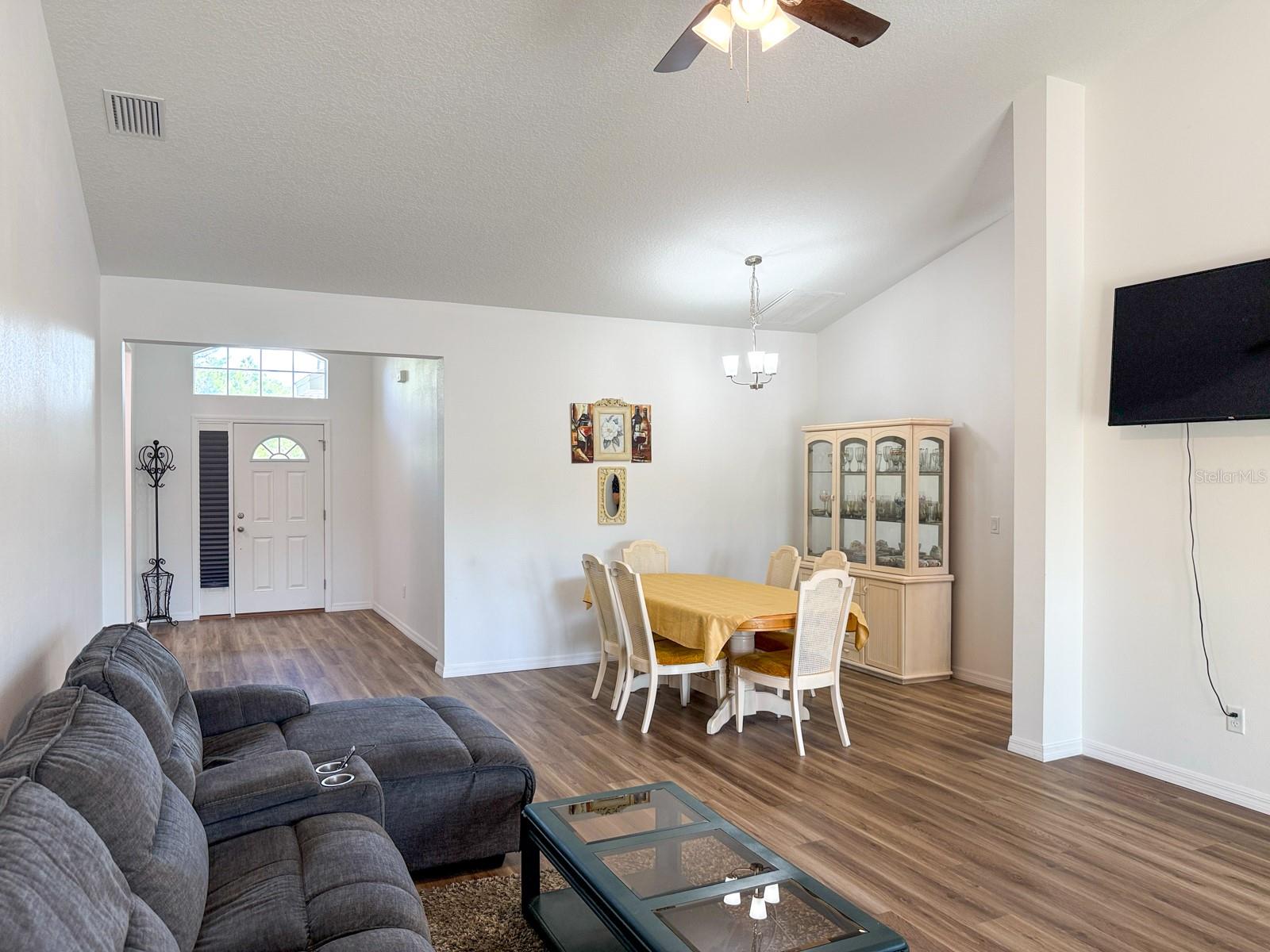 Image 6 of 50 For 6730 Orlando Drive