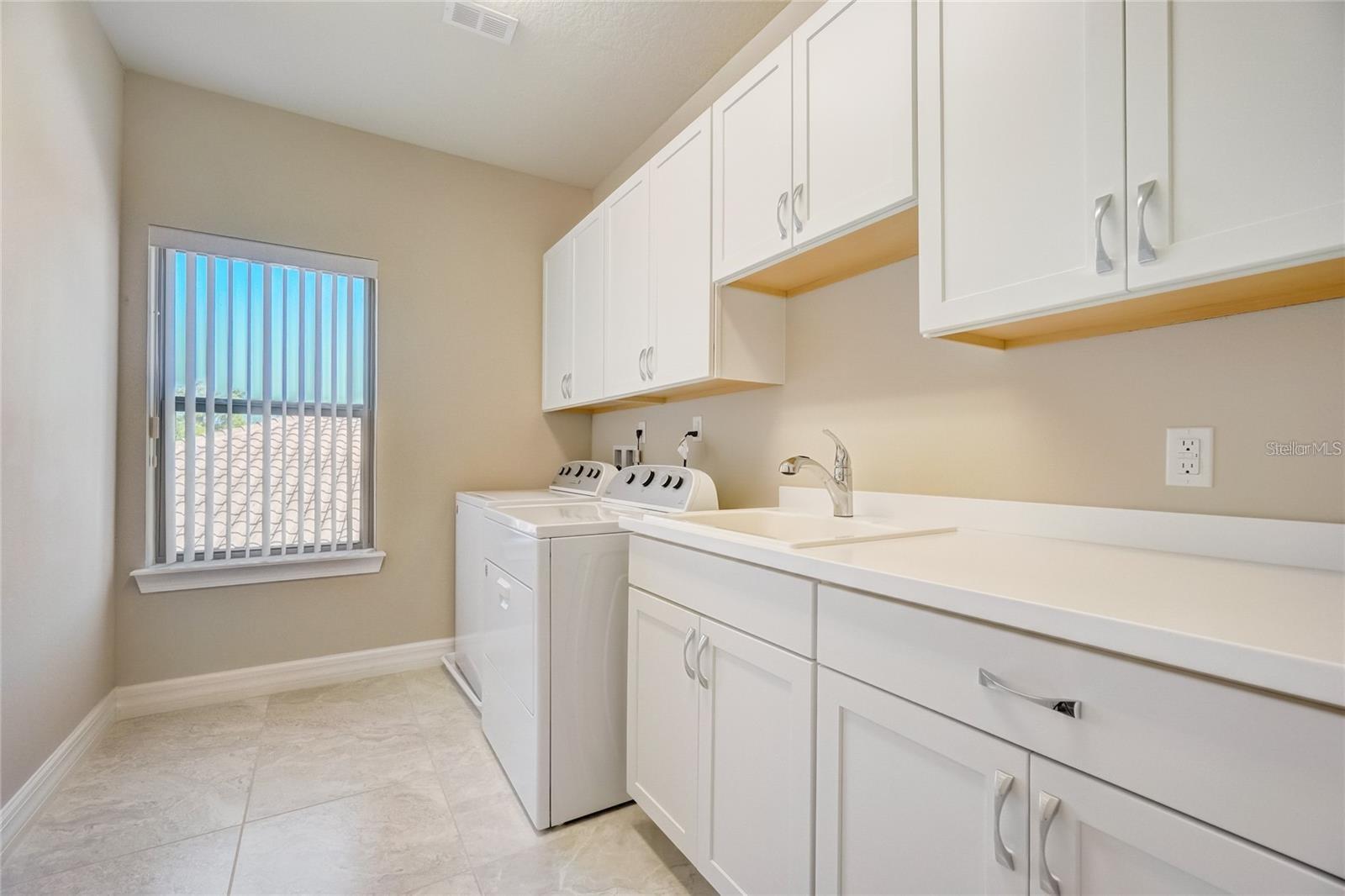 Image 32 of 65 For 11655 Meadow Grove Circle