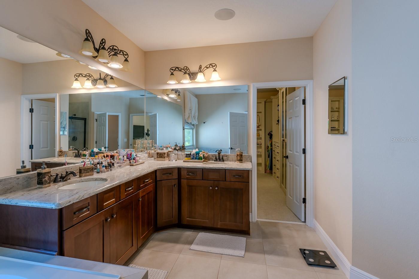 Image 55 of 97 For 2347 Kelbrook Court