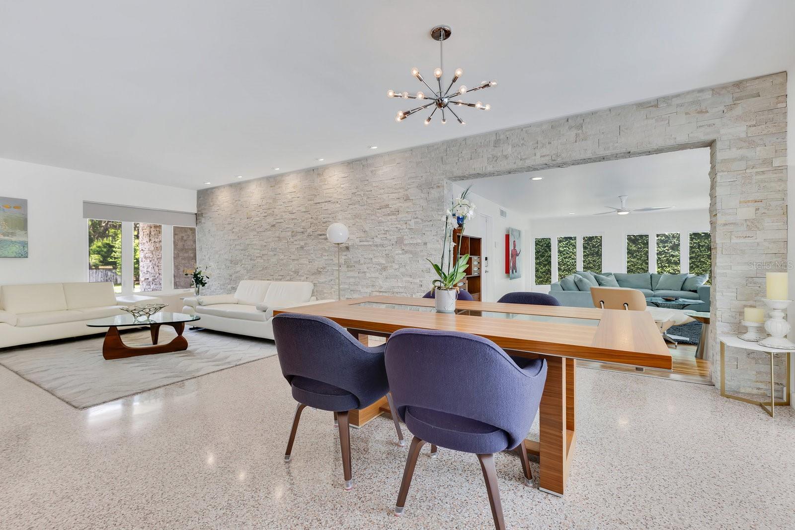 Image 10 of 66 For 2525 Venetian Way