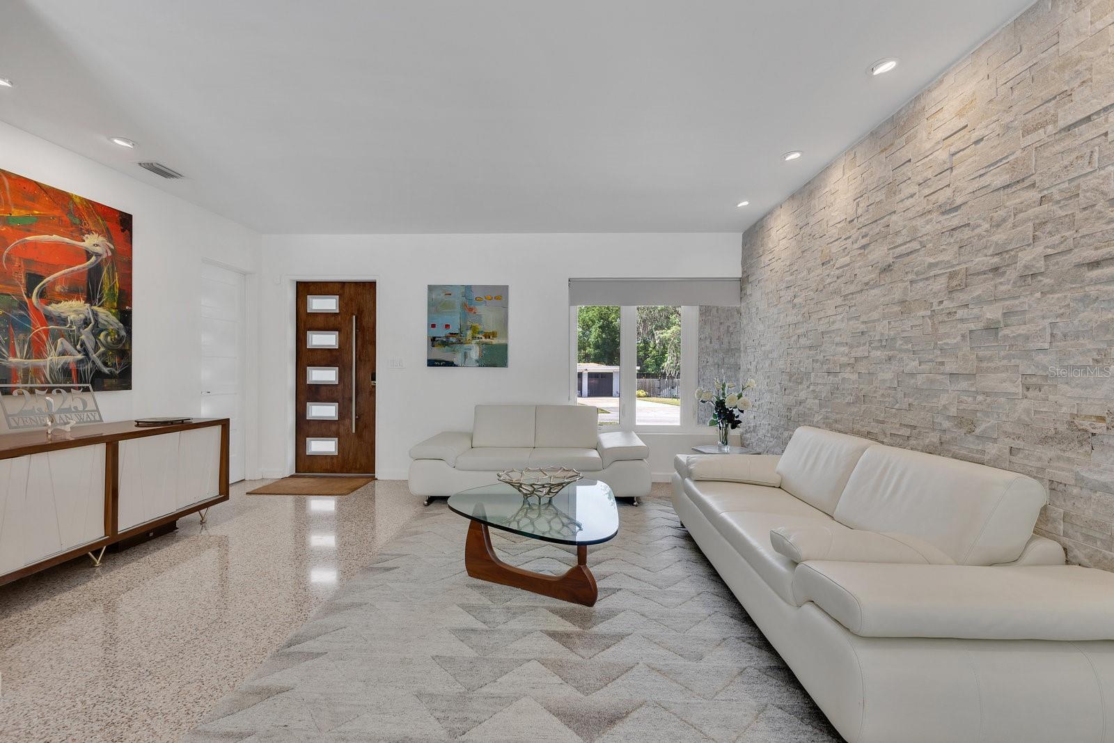 Image 12 of 66 For 2525 Venetian Way