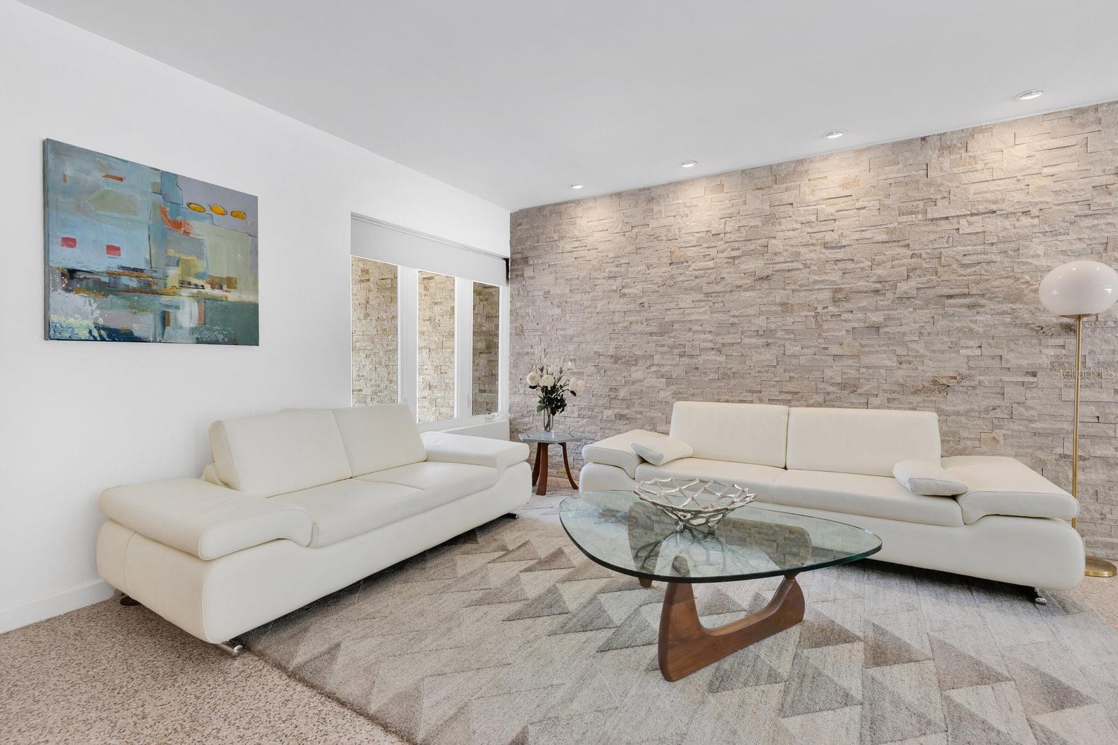 Image 15 of 66 For 2525 Venetian Way