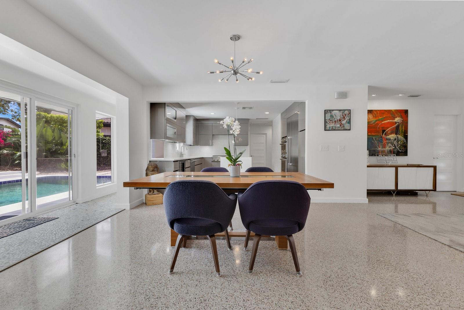 Image 16 of 66 For 2525 Venetian Way
