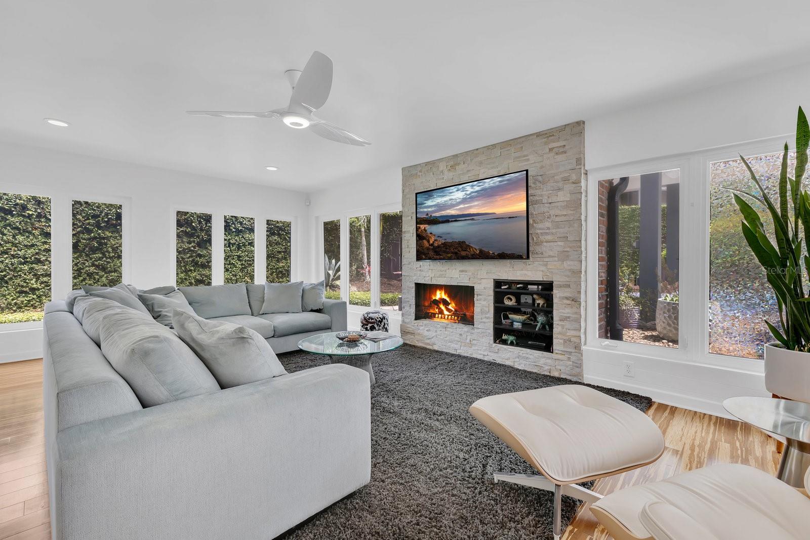 Image 29 of 66 For 2525 Venetian Way