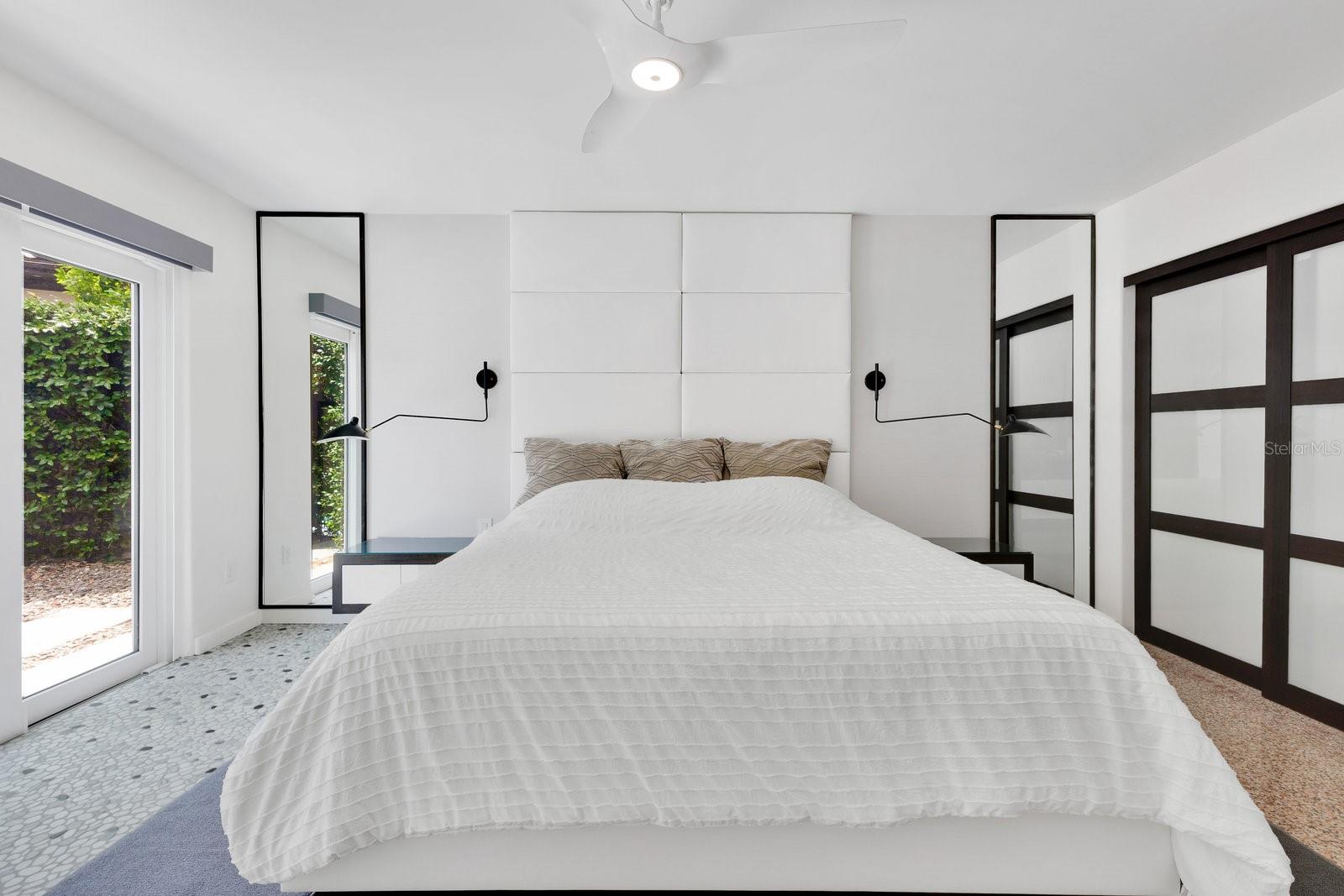 Image 30 of 66 For 2525 Venetian Way