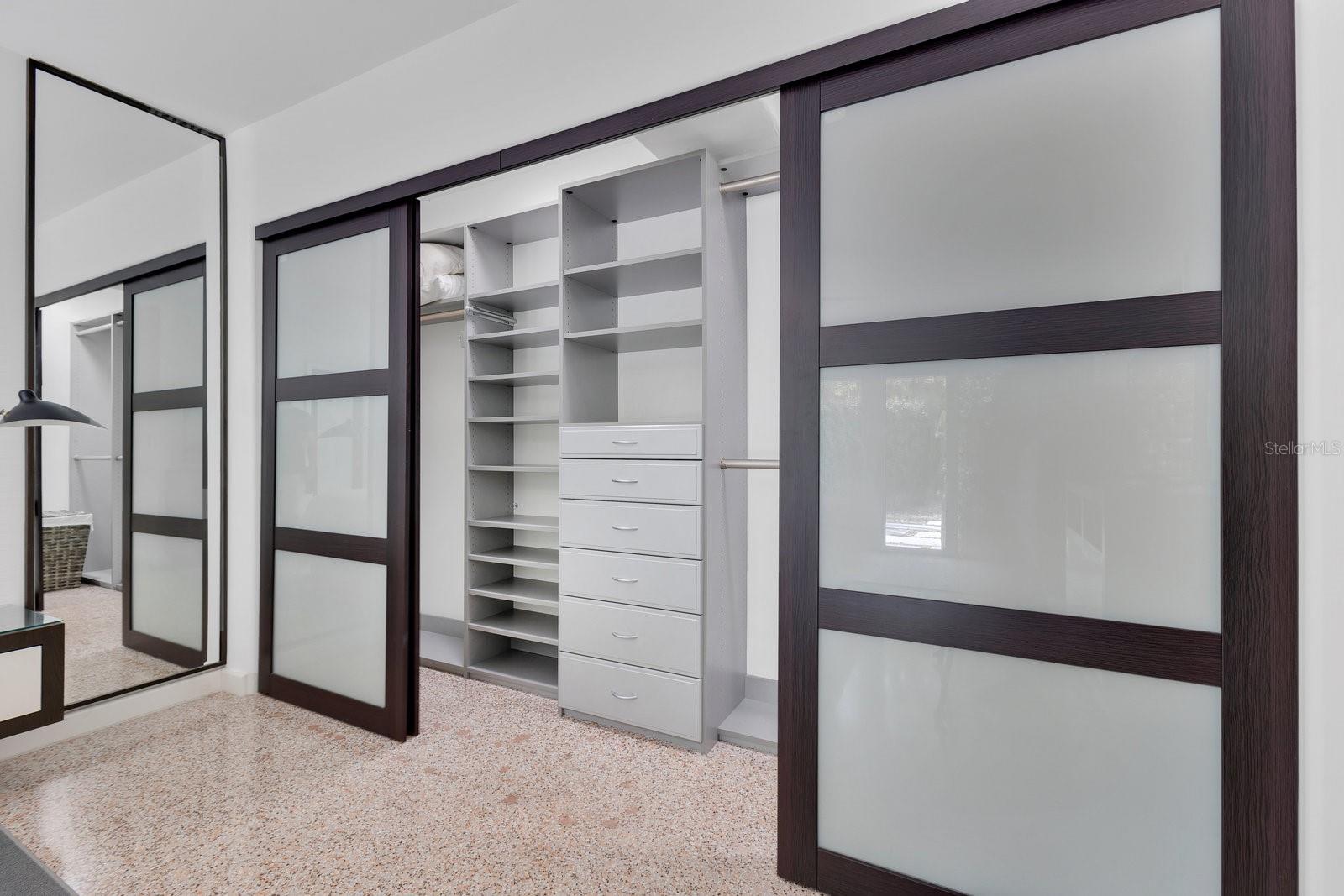 Image 34 of 66 For 2525 Venetian Way