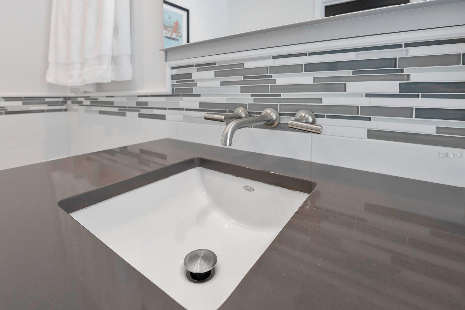 Image 37 of 66 For 2525 Venetian Way