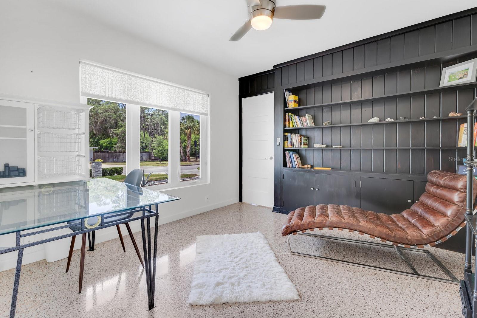 Image 42 of 66 For 2525 Venetian Way
