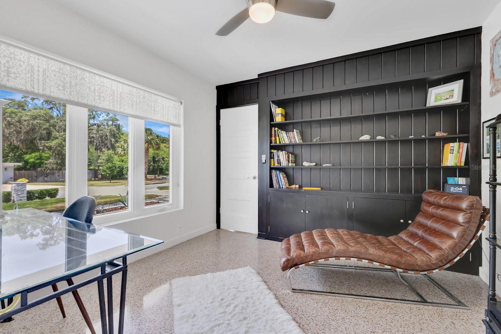 Image 43 of 66 For 2525 Venetian Way