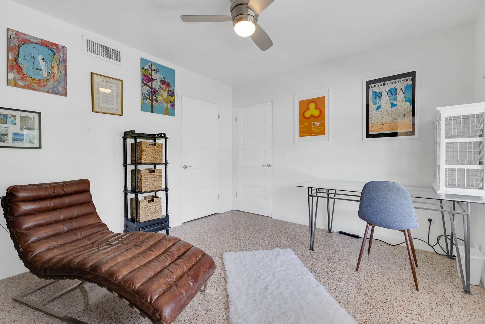Image 44 of 66 For 2525 Venetian Way